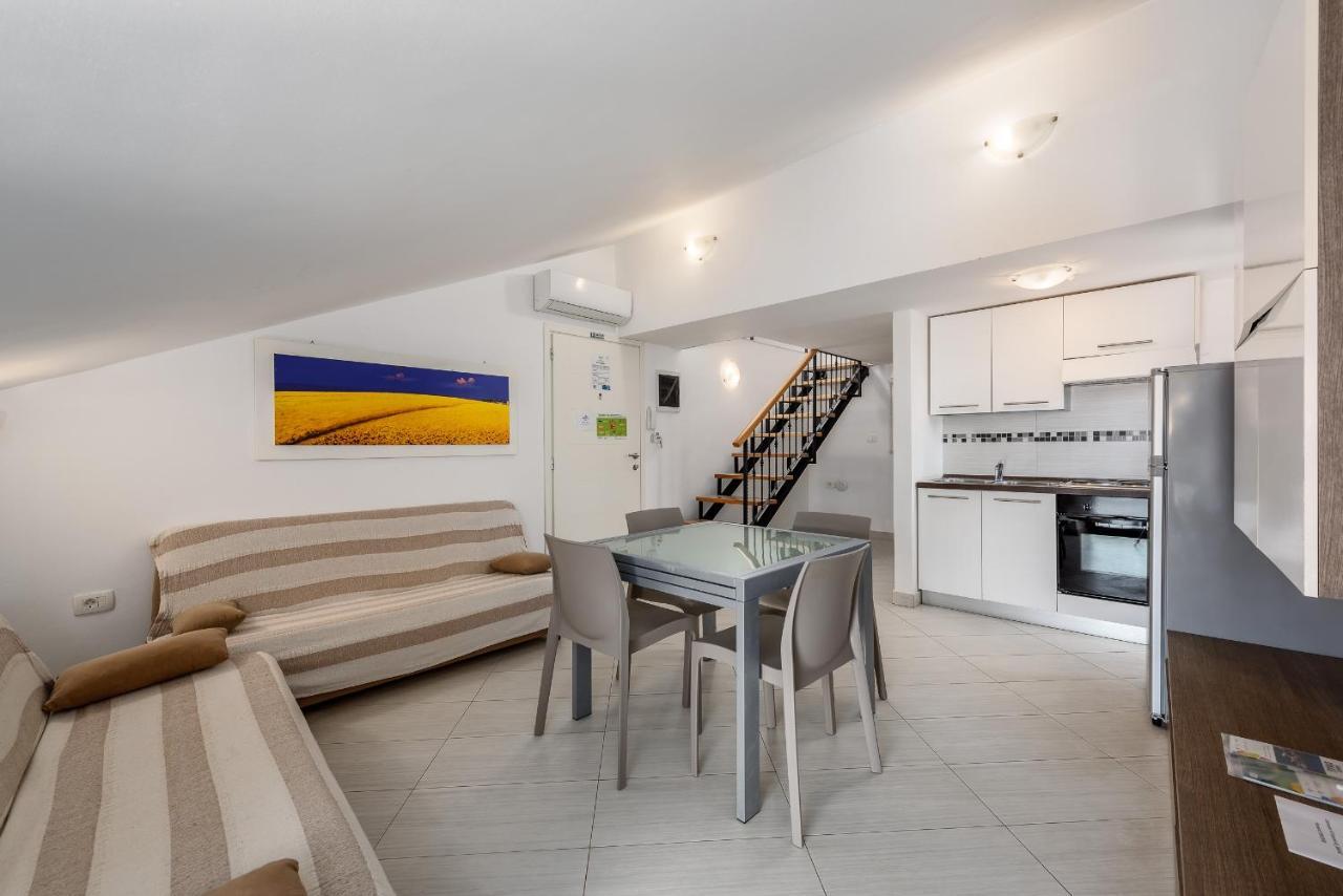 Apartments Dante Umag Exterior foto
