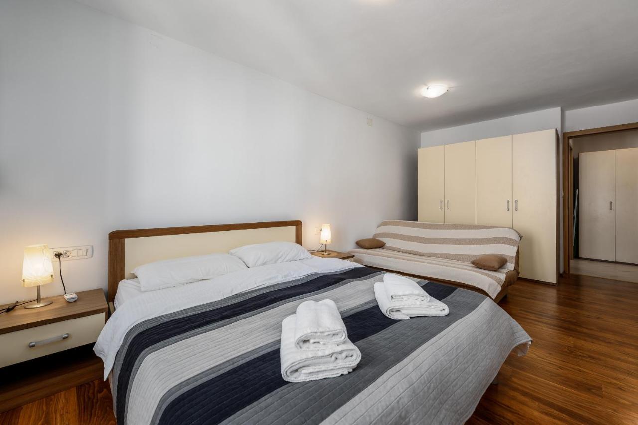 Apartments Dante Umag Exterior foto